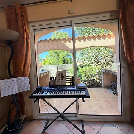 Mas Gueymadi فيلة *
